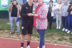 miglior-difensore-del-torneo-federico-daccardi-del-parma-con-la-sindaca-alice-parma